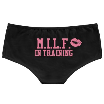 MILF in Training Bella Hotshort