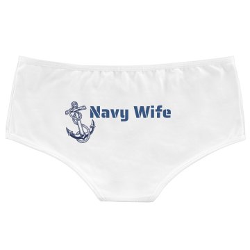 Navy Wife Bella White Basic Hotshort
